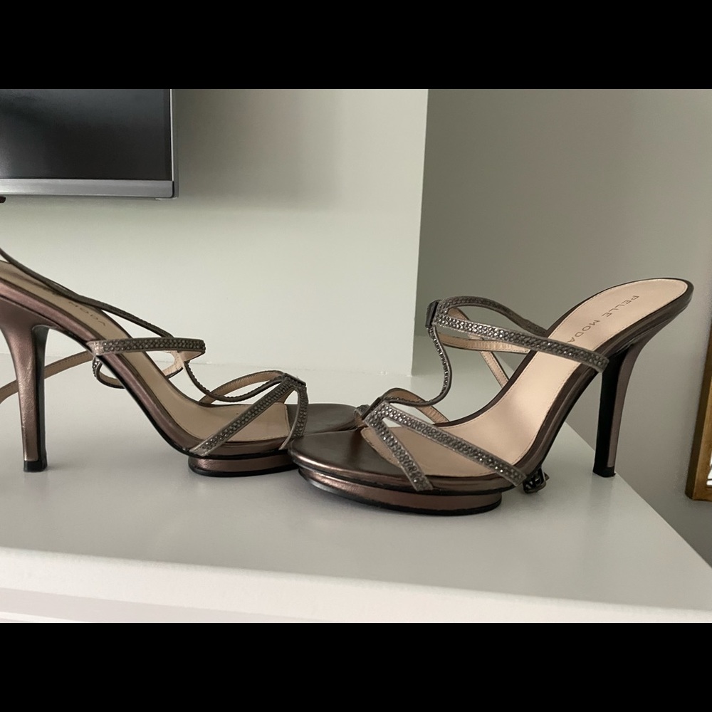 Pella Moda size 8 sandal